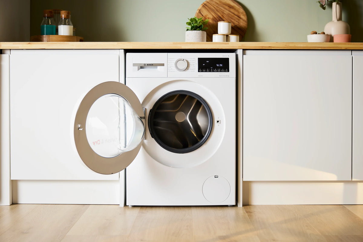 Series 4 9kg Wash / 5kg Dry 1400rpm Washer Dryer – White | WNA144V9GB