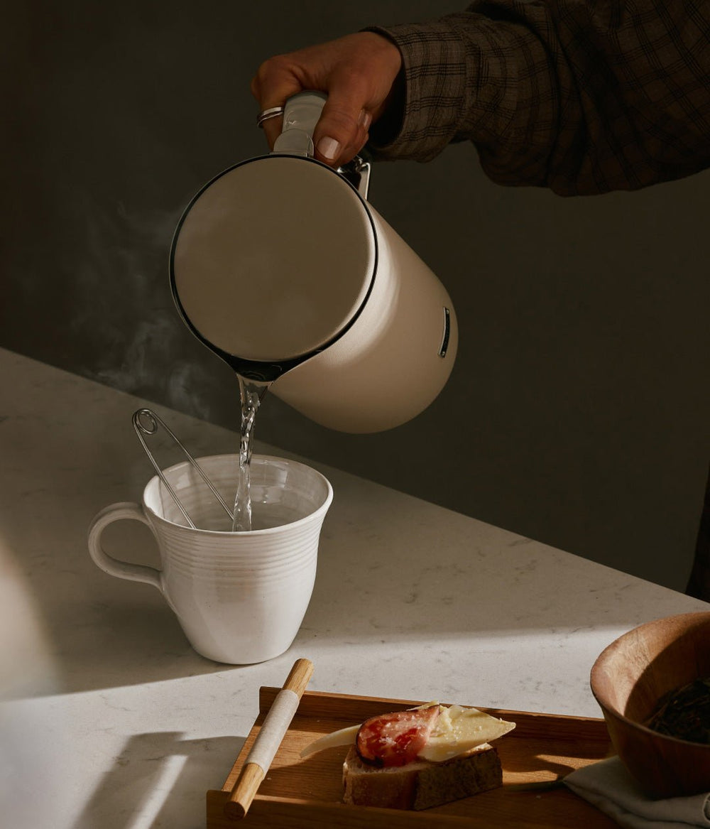 Temperature Control Kettle Matte in Sand