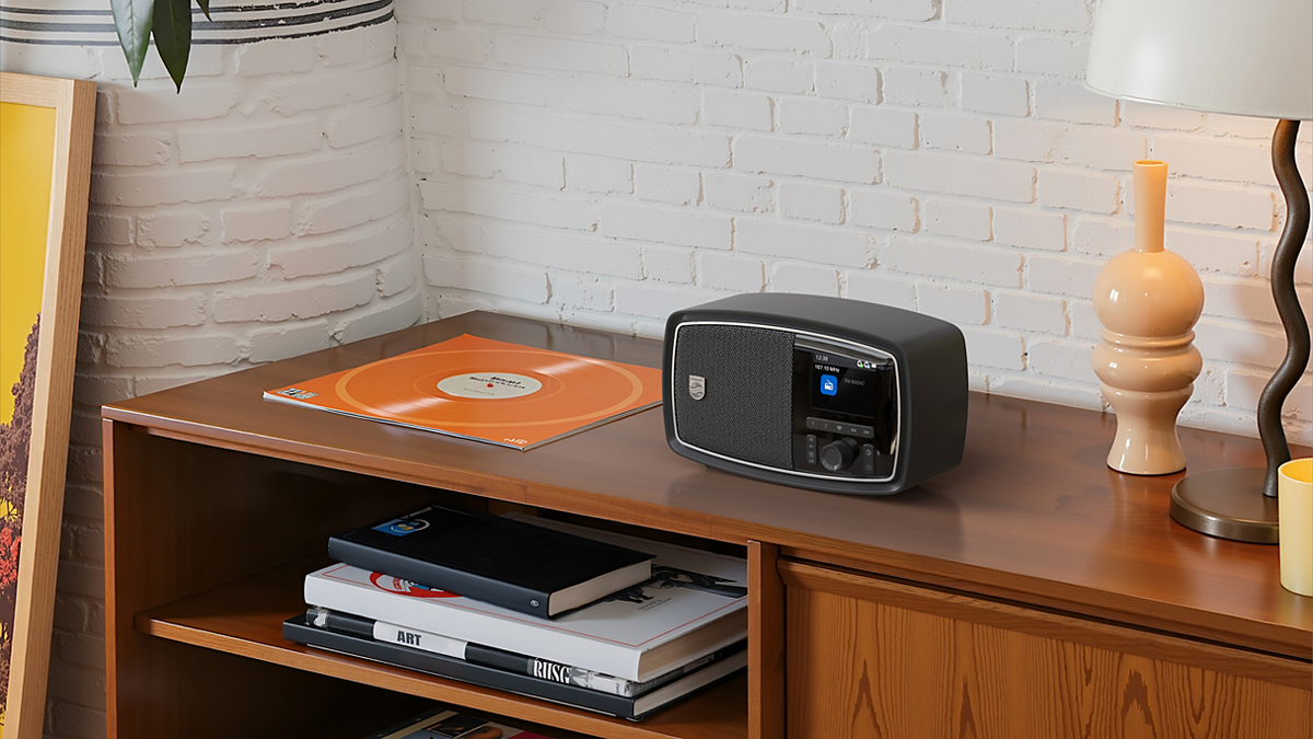 The Janet Retro Portable FM Bluetooth Radio