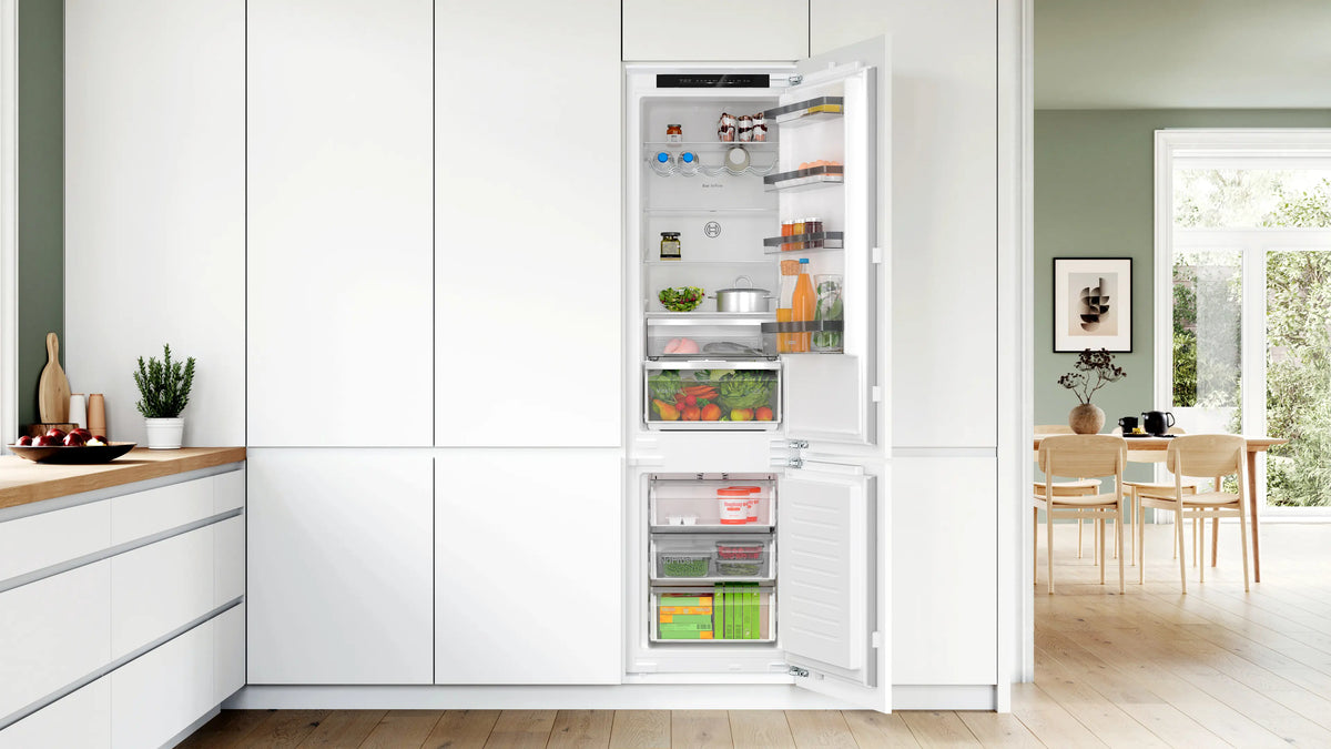 Series 4 290L Built-In Frost Free Fridge Freezer