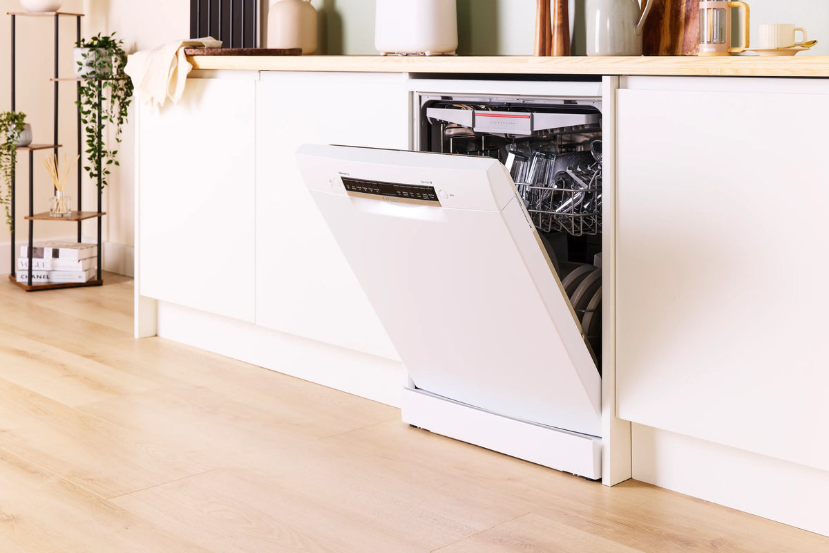 Bosch Series 4, 14 Place Dishwasher with VarioFlex-Baskets |White - SMS4EMW06G Redmond Electric Gorey